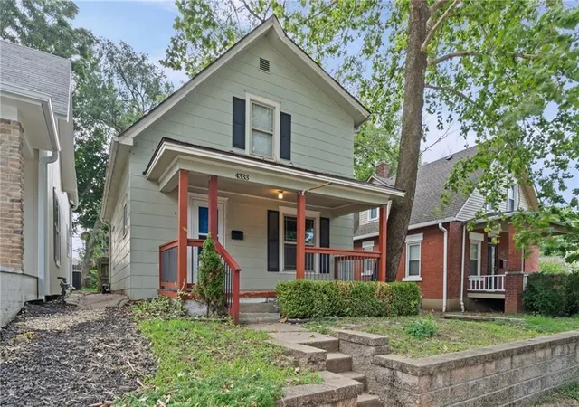 Photo 2 of Single family home for sale at 4333 Bell St, Kansas City, MO 64111 | MLS# 2635370 | Listing updated on 2026-09-06
