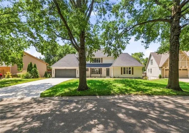 4th image of 10140 Mackey St, Overland Park, KS 66212 | MLS# 2635372
