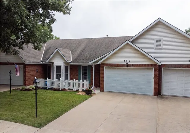 2nd image of 3912 Westgate Dr, Saint Joseph, MO 64506 | MLS# 2635374