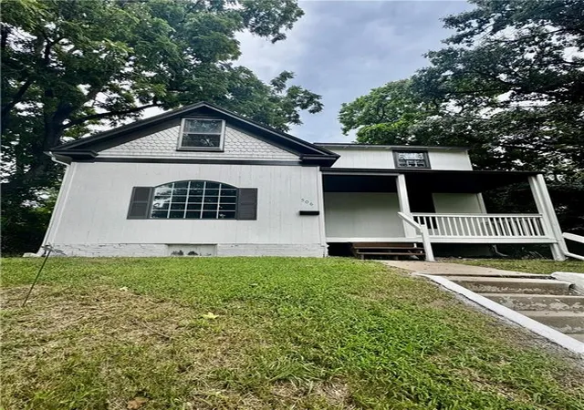1st image of 605 Harmon St, Saint Joseph, MO 64504 | MLS# 2635384