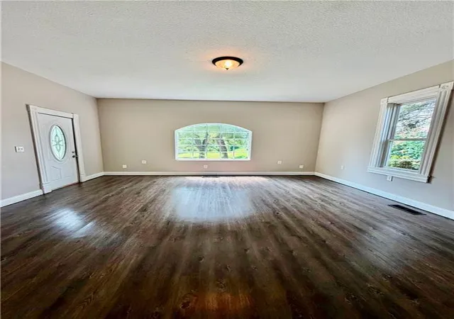 Photo 3 of Single family home for sale at 605 Harmon St, Saint Joseph, MO 64504 | MLS# 2635384 | Listing updated on 2026-09-17