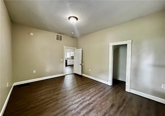 Photo 5 of Single family home for sale at 605 Harmon St, Saint Joseph, MO 64504 | MLS# 2635384 | Listing updated on 2026-08-22