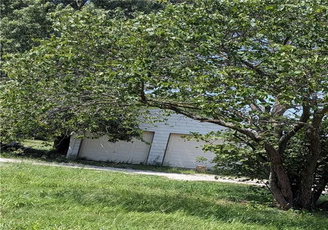 3rd image of 936 Se 13 Hwy, Leeton, MO 64761 | MLS# 2635386