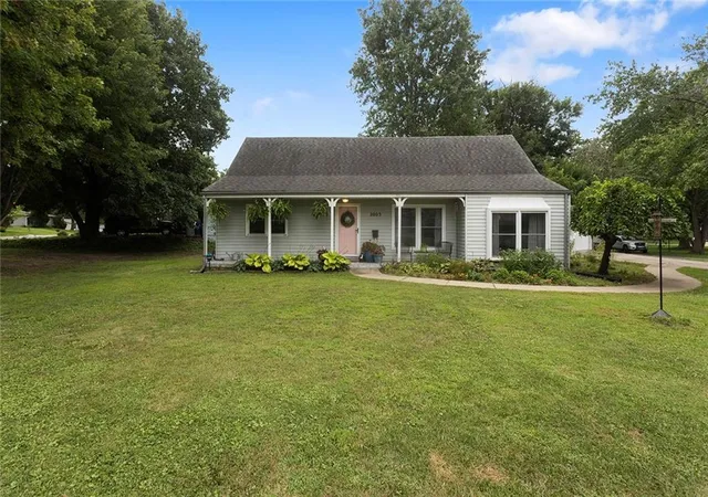 1st image of 2003 Ne 60th Ter, Kansas City, MO 64118 | MLS# 2635387
