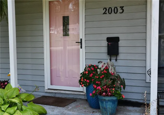Photo 5 of Sale Pending at 2003 NE 60th Terrace, Kansas City, MO 64118 | MLS# 2635387 | Listing updated on 2026-08-19