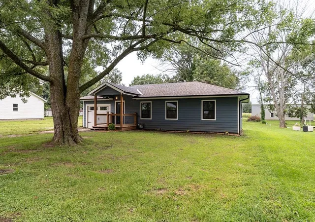 Photo 3 of Single family home for sale at 910 N Edith Ave, Adrian, MO 64720 | MLS# 2635393 | Listing updated on 2026-08-17