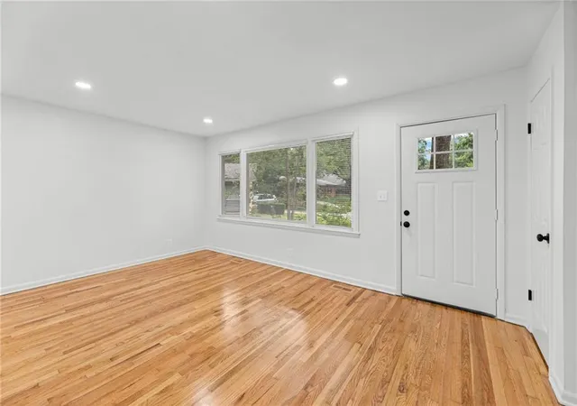 3rd image of 618 Saratoga Pl, Lawrence, KS 66046 | MLS# 2635396