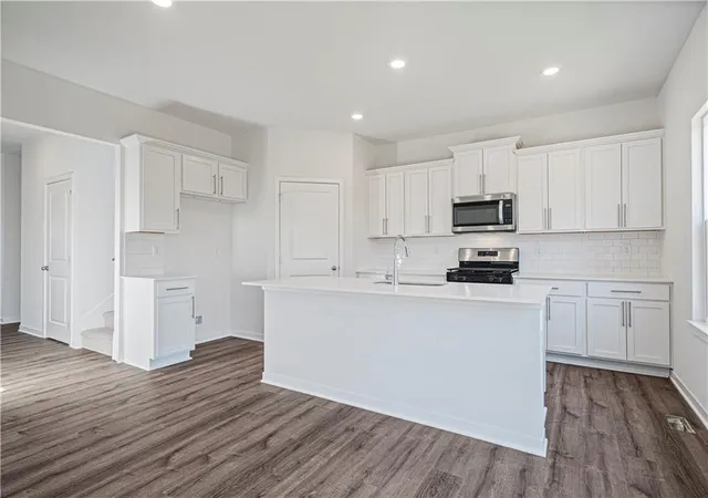 Photo 4 of Single family home for sale at 19711 W 201st Street, Spring Hill, KS 66083 | MLS# 2635397 | Listing updated on 2026-10-03