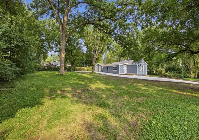 Photo 3 of Single family home for sale at 6818 Agnes Ave, Kansas City, MO 64132 | MLS# 2635409 | Listing updated on 2026-09-19