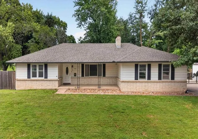 1st image of 7726 Everett Ave, Kansas City, KS 66112 | MLS# 2635411