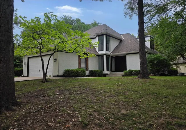 Photo 3 of Sale Pending at 11695 Bradshaw St, Overland Park, KS 66210 | MLS# 2635422 | Listing updated on 2026-08-13