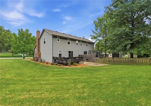 28th image of 203 W Foxwood Dr, Raymore, MO 64083 | MLS# 2635423