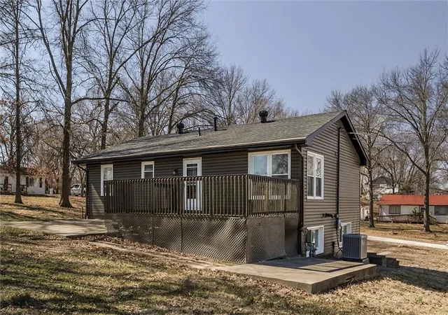 3rd image of 12911 Nw Porter Rd, Kansas City, MO 64152 | MLS# 2635424