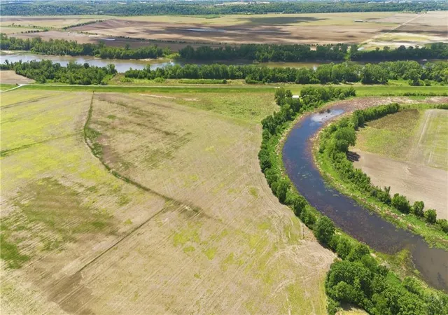 4th image of 21400 Dry Lake Rd, Kansas City, MO 64153 | MLS# 2635426