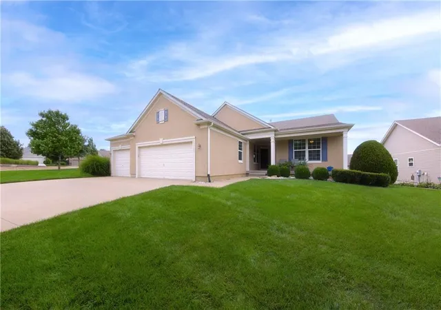 2nd image of 23721 W 88th St, Lenexa, KS 66227 | MLS# 2635427