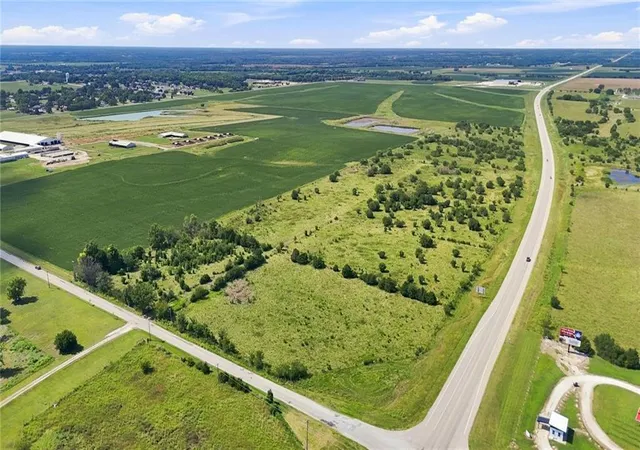 5th image of 1700 N Dakota Rd, Iola, KS 66749 | MLS# 2635434