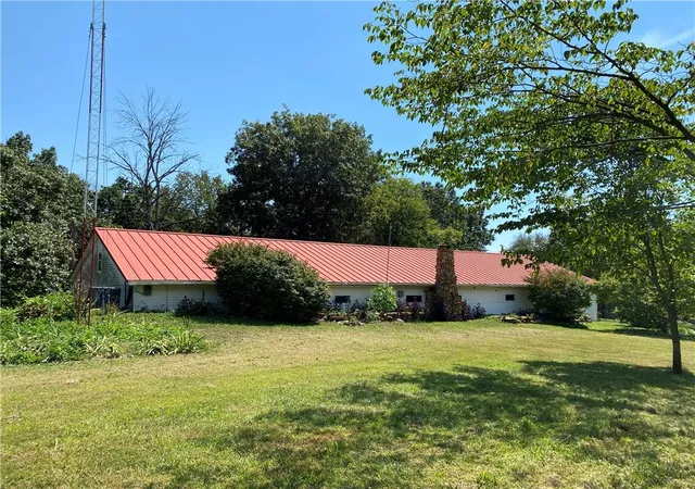 Photo 3 of Single family home for sale at 321 Nw 1071st Road, Centerview, MO 64093 | MLS# 2635435 | Listing updated on 2026-10-12