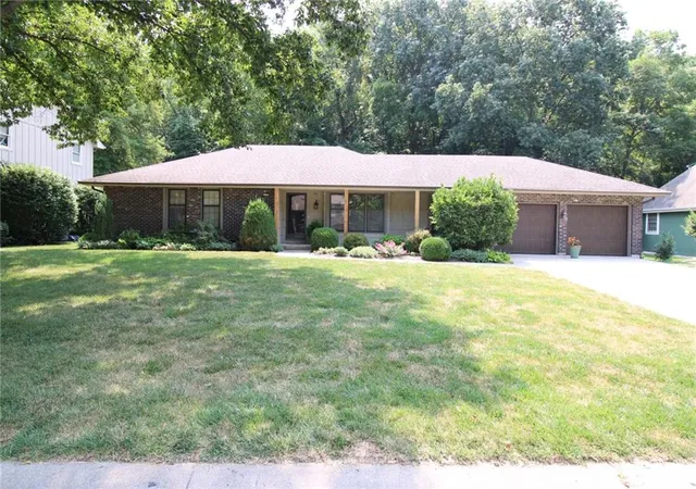 Photo 1 of Sale Pending at 103 Nw 59th Place, Gladstone, MO 64118 | MLS# 2635442 | Listing updated on 2026-09-05