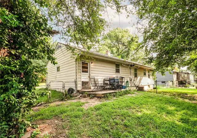 Photo 4 of Single family home for sale at 10905 E 62nd Terrace, Raytown, MO 64133 | MLS# 2635452 | Listing updated on 2026-08-28