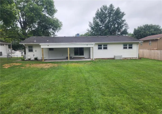 Photo 3 of Sale Pending at 3317 Auburn Dr, Saint Joseph, MO 64506 | MLS# 2635453 | Listing updated on 2026-08-21