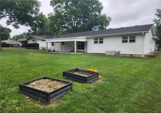 Photo 4 of Sale Pending at 3317 Auburn Dr, Saint Joseph, MO 64506 | MLS# 2635453 | Listing updated on 2026-08-21