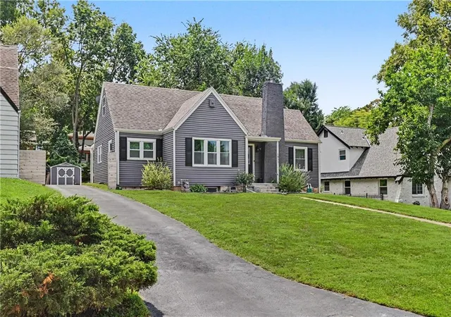 Photo 1 of Sale Pending at 1837 New Jersey Ave, Kansas City, KS 66102 | MLS# 2635457 | Listing updated on 2026-08-21