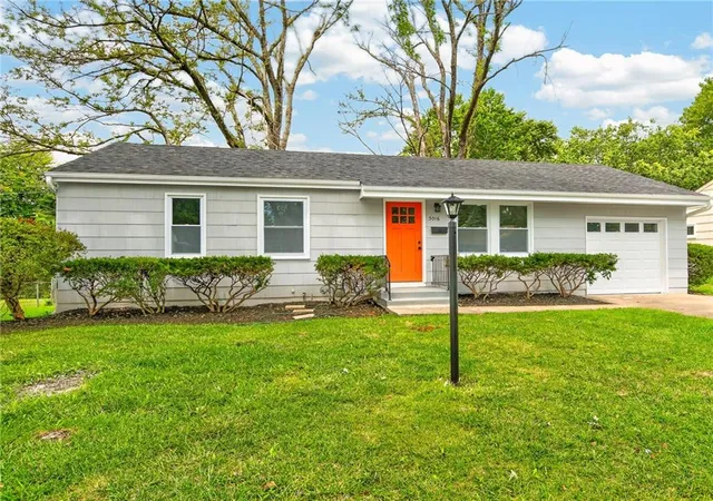 Photo 2 of Sale Pending at 3016 Porter Rd, Independence, MO 64055 | MLS# 2635463 | Listing updated on 2026-09-02
