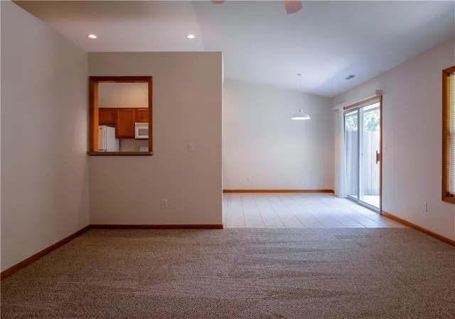 4th image of 4006 Mistletoe Ct, Lawrence, KS 66047 | MLS# 2635464
