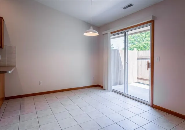 5th image of 4006 Mistletoe Ct, Lawrence, KS 66047 | MLS# 2635464