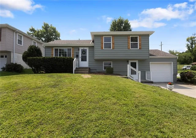 Photo 1 of Single family home for sale at 7801 Ne San Rafael Dr, Kansas City, MO 64119 | MLS# 2635465 | Listing updated on 2026-08-23