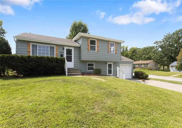 Photo 2 of Single family home for sale at 7801 Ne San Rafael Dr, Kansas City, MO 64119 | MLS# 2635465 | Listing updated on 2026-08-23