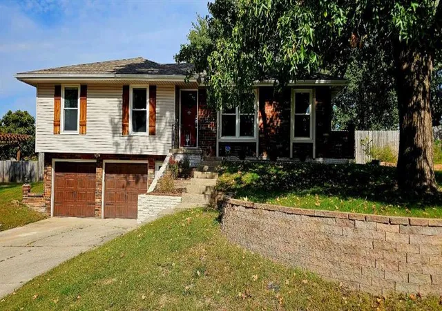 Photo 3 of Single family home for sale at 7013 N Winan Ave, Kansas City, MO 64152 | MLS# 2635467 | Listing updated on 2026-10-18