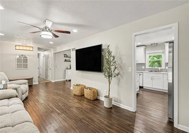 Photo 3 of Single family home for sale at 7013 N Winan Ave, Kansas City, MO 64152 | MLS# 2635467 | Listing updated on 2026-10-07