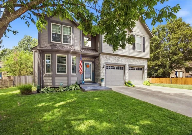 5th image of 15802 S Lindenwood Dr, Olathe, KS 66062 | MLS# 2635470
