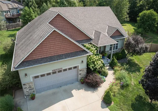 Photo 3 of Sale Pending at 627 Oakmont Dr, Warrensburg, MO 64093 | MLS# 2635477 | Listing updated on 2026-09-04