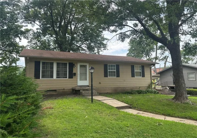 Photo 1 of Single family home for sale at 8404 Booth Ave, Raytown, MO 64138 | MLS# 2635480 | Listing updated on 2026-08-07