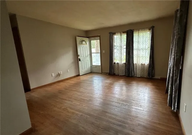Photo 3 of Single family home for sale at 8404 Booth Ave, Raytown, MO 64138 | MLS# 2635480 | Listing updated on 2026-08-07
