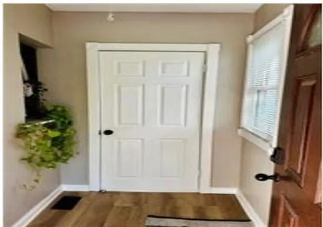 Photo 2 of Single family home for sale at 516 Linn St, Leavenworth, KS 66048 | MLS# 2635481 | Listing updated on 2026-09-19