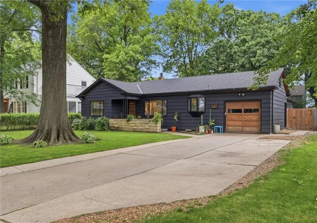 5th image of 1506 University Dr, Lawrence, KS 66044 | MLS# 2635485