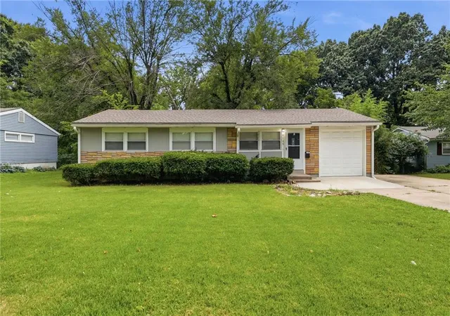 Photo 1 of Single family home for sale at 6108 N Charlotte St, Kansas City, MO 64118 | MLS# 2635489 | Listing updated on 2026-08-12