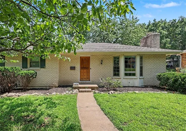 Photo 1 of Single family home for sale at 5609 Manning Ave, Raytown, MO 64133 | MLS# 2635490 | Listing updated on 2026-08-08