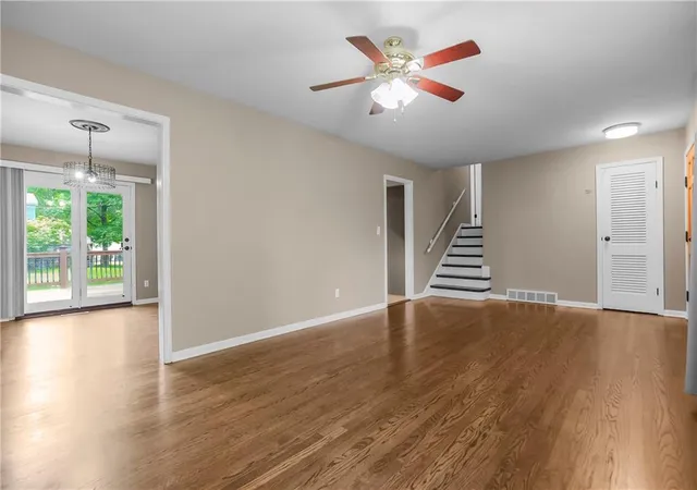 5th image of 10200 Outlook Dr, Overland Park, KS 66207 | MLS# 2635496