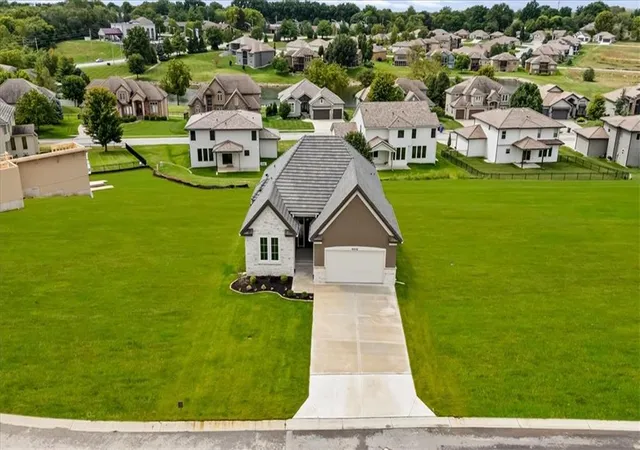 Photo 3 of Single family home for sale at 4012 Ne Chapel Ridge Pl, Lees Summit, MO 64064 | MLS# 2635507 | Listing updated on 2026-10-06