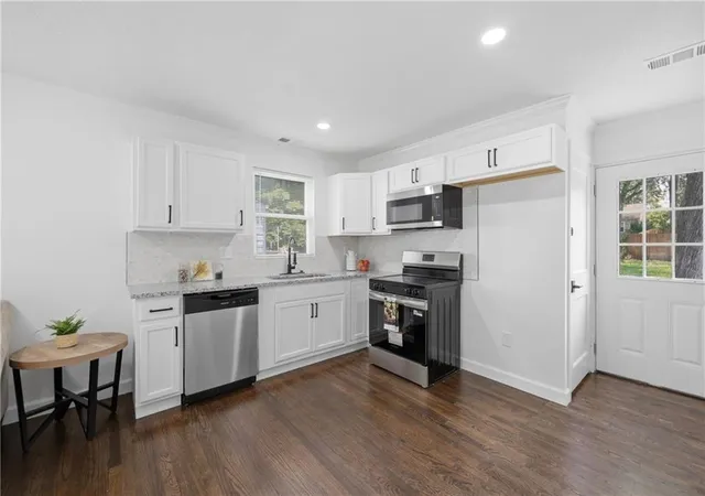 Photo 3 of Single family home for sale at 4609 Llyod St, Kansas City, KS 66103 | MLS# 2635508 | Listing updated on 2026-09-22