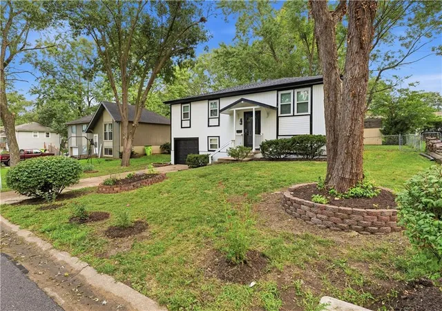 Photo 2 of Sale Pending at 115 Brian Ave, Belton, MO 64012 | MLS# 2635509 | Listing updated on 2026-09-03