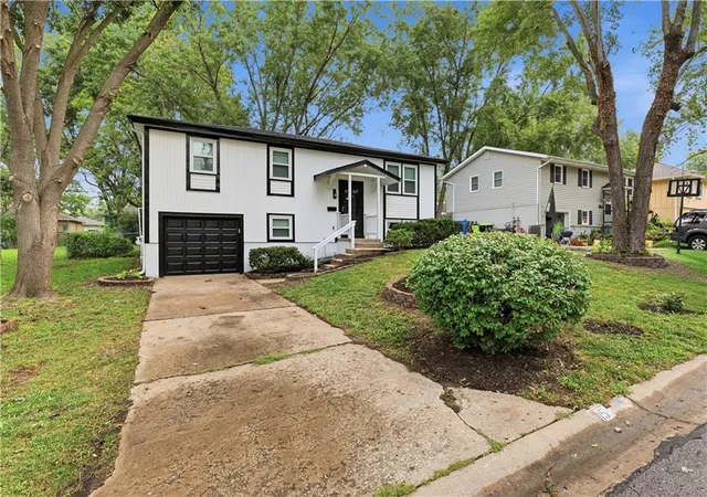 Photo 3 of Sale Pending at 115 Brian Ave, Belton, MO 64012 | MLS# 2635509 | Listing updated on 2026-09-03