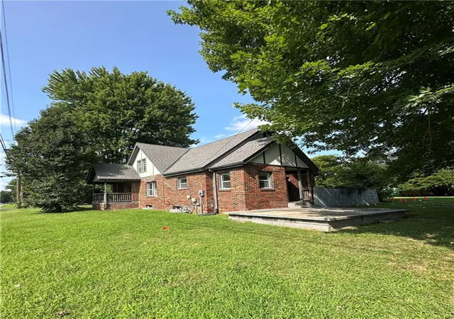 12th image of 1701 E Mechanic Ave, Independence, MO 64050 | MLS# 2635510