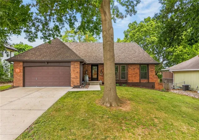 Photo 1 of Single family home for sale at 1120 Ne 82nd Street, Kansas City, MO 64118 | MLS# 2635513 | Listing updated on 2026-08-30