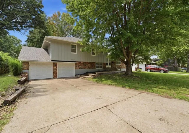 Photo 1 of Single family home for sale at 5112 Osage Ave, Kansas City, MO 64133 | MLS# 2635514 | Listing updated on 2026-09-23