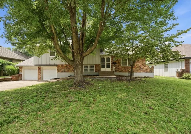Photo 2 of Single family home for sale at 5112 Osage Ave, Kansas City, MO 64133 | MLS# 2635514 | Listing updated on 2026-09-23